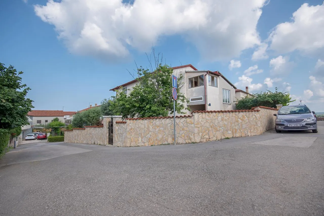 Apartment Luti Pula Kroatien