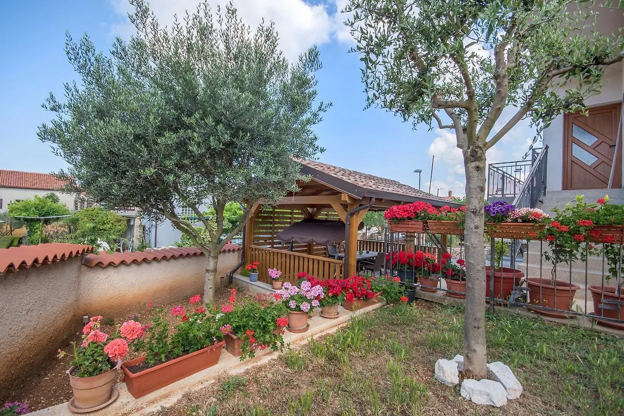 Apartment Luti Pula